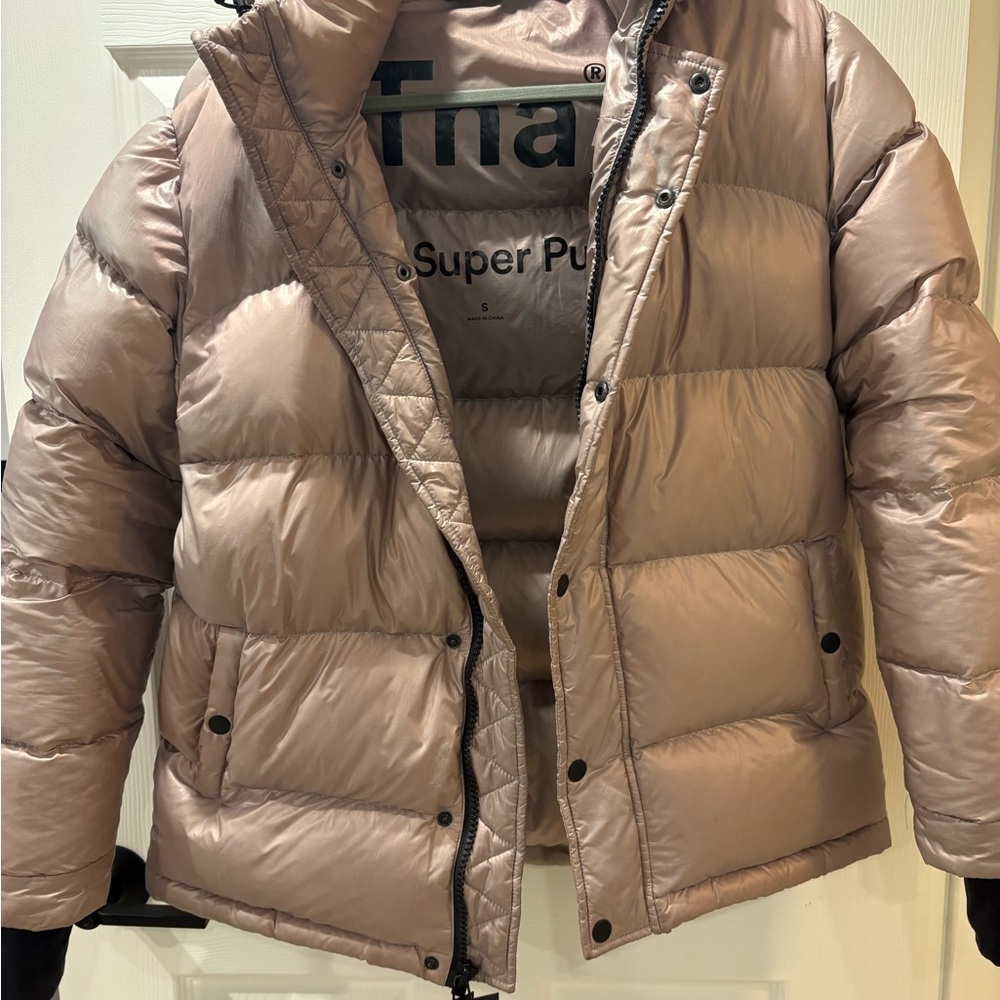 Aritzia Puffer Jacket in Blush color